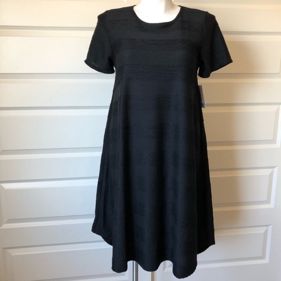 LuLaRoe Dresses & Skirts - Lularoe Black Carly Dress Pintuck HTF Ruffles
